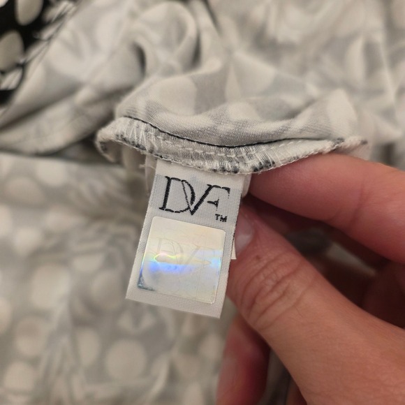 DIANE VON FURSTENBERG NEW JULIAN TWO Black White Polka Dot Wrap Dress Size 4 - Picture 4 of 10